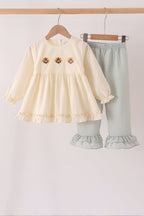 Beige turkey embroidery ruffle pants set